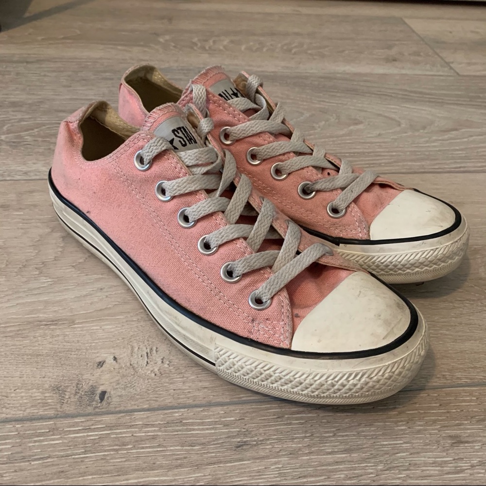 Pink Converse Mens 6/ Womens 8